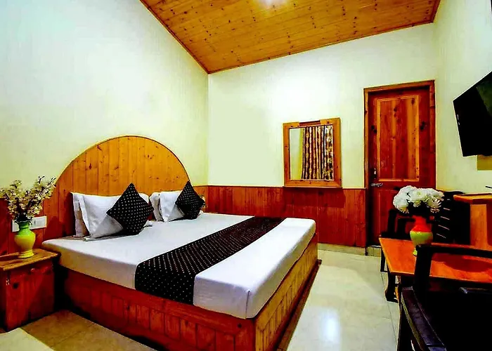 Oyo Flagship 82405 Cochin Villa Manali 